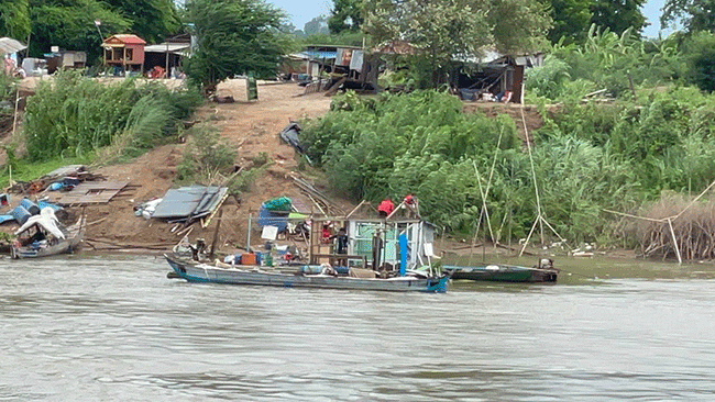 ផ្ទះបណ្តែតទឹក នៅតាមដងទន្លេមេគង្គក្រោម ក្នុងភូមិសាស្ត្រខណ្ឌច្បារអំពៅ បានរុះរើចេញស្ទើរតែ១០០ភាគរយ