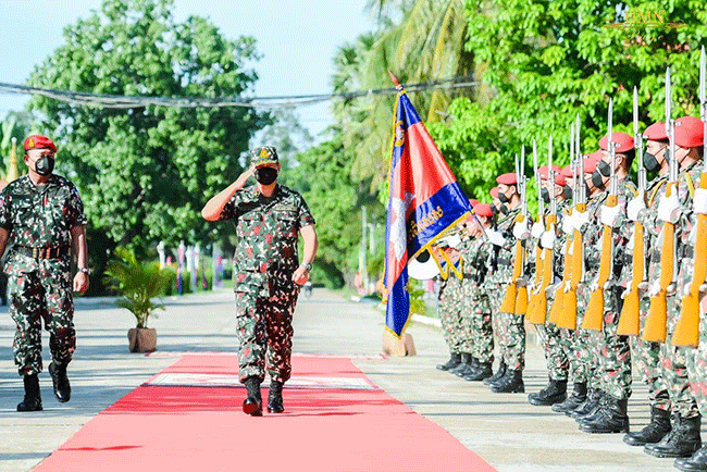 ឧត្តមសេនីយ៍ឯក ហ៊ុន ម៉ាណែត៖ អំពើភេរវកម្ម នៅតែជាបញ្ហាប្រឈមដ៏ស្រួចស្រាល